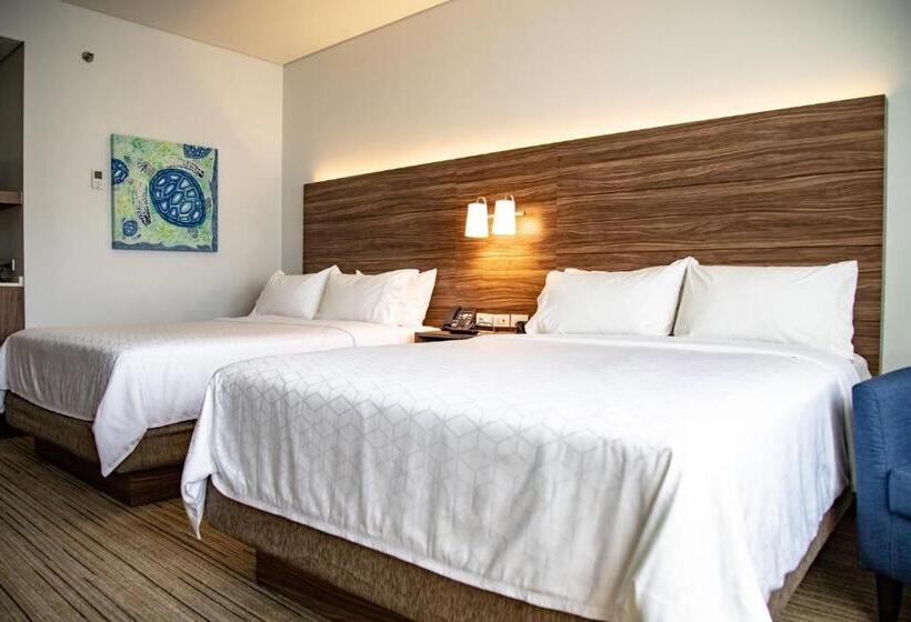 سوئیت با تخت بزرگ, Holiday Inn Express & Suites   Ensenada Centro, An Ihg