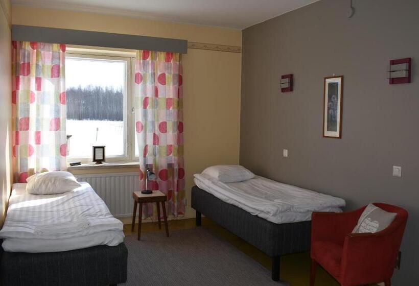 اتاق استاندارد با سرویس بهداشتی مشترک, Kartanohostel Annacatharina