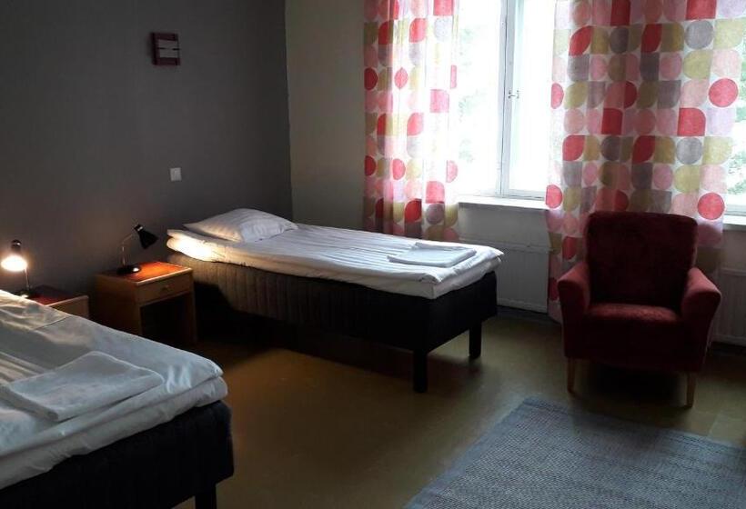 اتاق استاندارد چهارنفره با سرویس بهداشتی مشترک, Kartanohostel Annacatharina