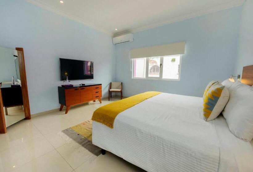 سوییت لوکس, Suites De La Parra