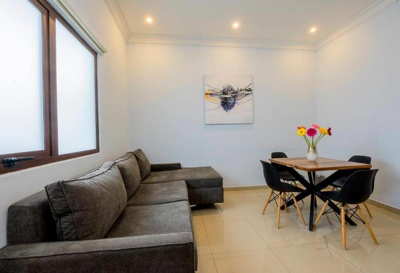 سوییت جونیور لوکس, Suites De La Parra