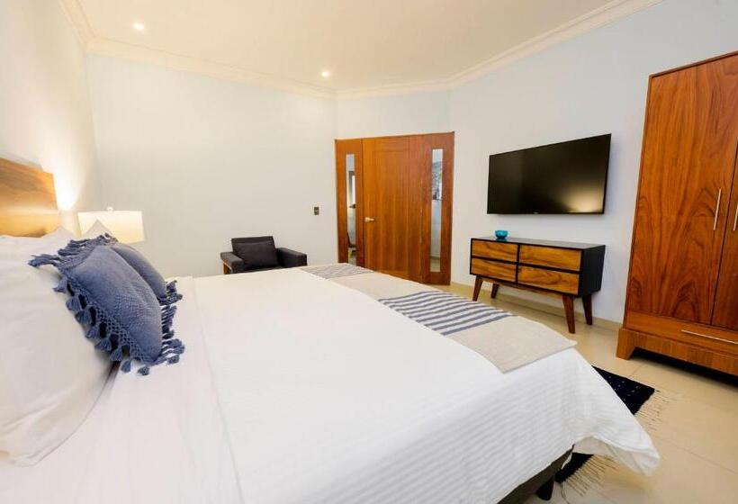 سوئیت با تخت بزرگ, Suites De La Parra
