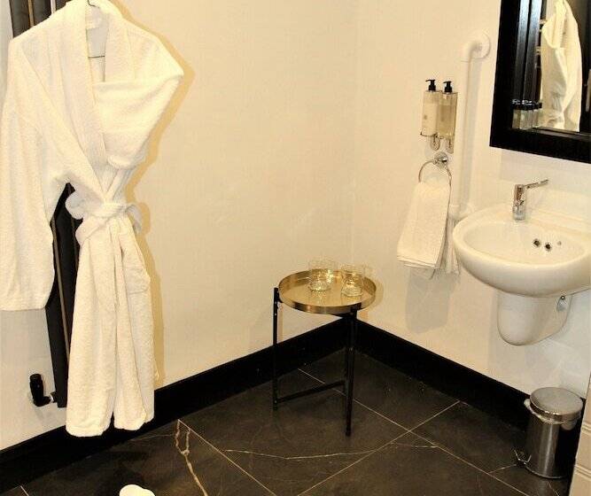 اتاق لوکس با تخت بزرگ, The Lane Boutique Residence
