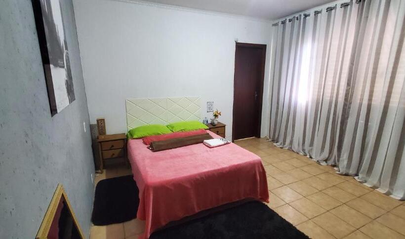 اتاق لوکس, Hostel Bauru