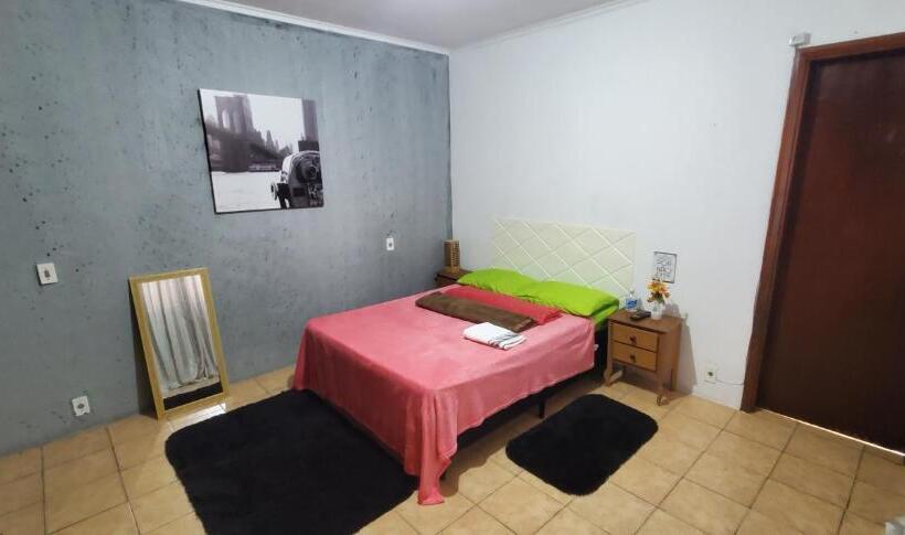اتاق لوکس, Hostel Bauru