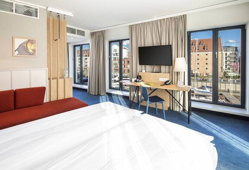 Premium room with river view, Holiday Inn Gdansk   City Centre, An Ihg