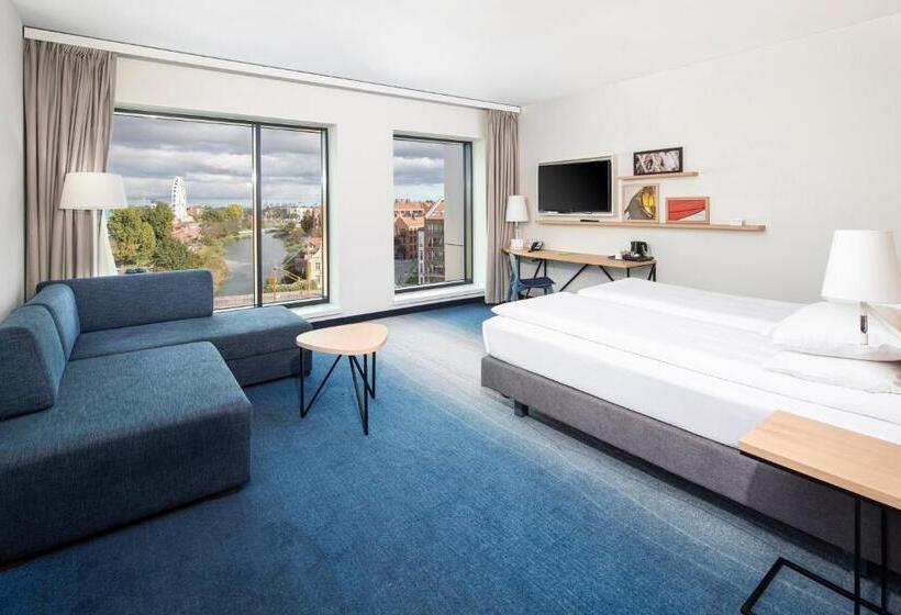 Premium room with river view, Holiday Inn Gdansk   City Centre, An Ihg