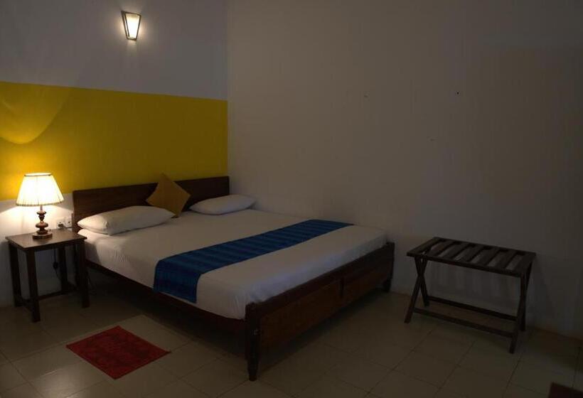 اتاق استاندارد با چشم‌انداز استخر, Wasu Villa Hotel Dambulla