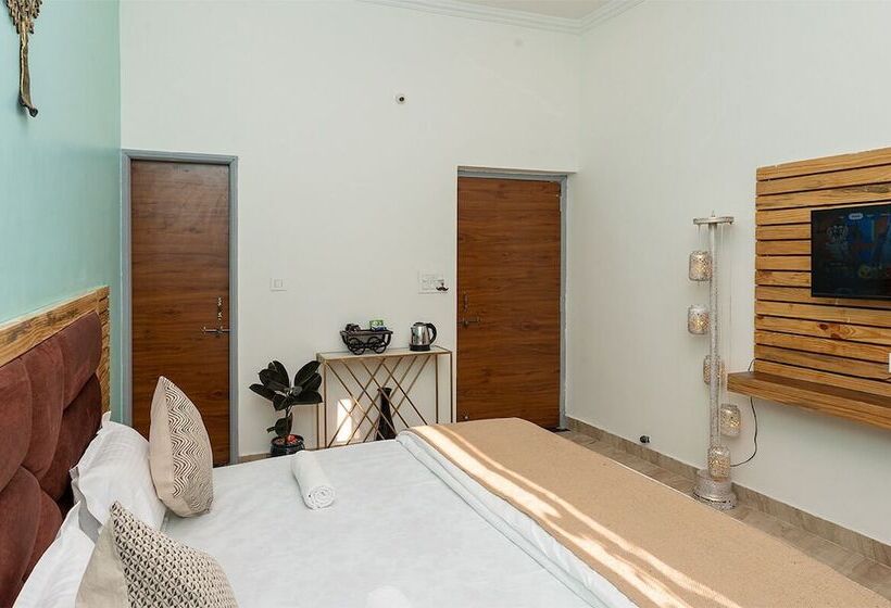 اتاق لوکس, Hide In Pushkar
