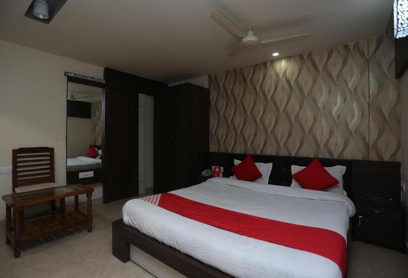 اتاق استاندارد, Crown Plaza By Oyo Rooms