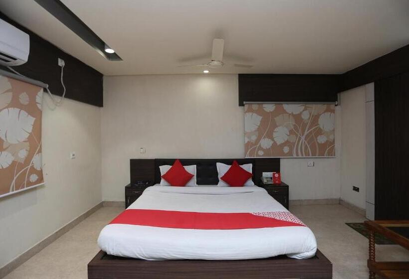 اتاق استاندارد, Crown Plaza By Oyo Rooms