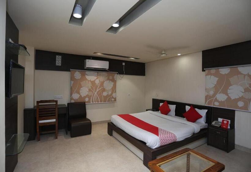 اتاق استاندارد, Crown Plaza By Oyo Rooms