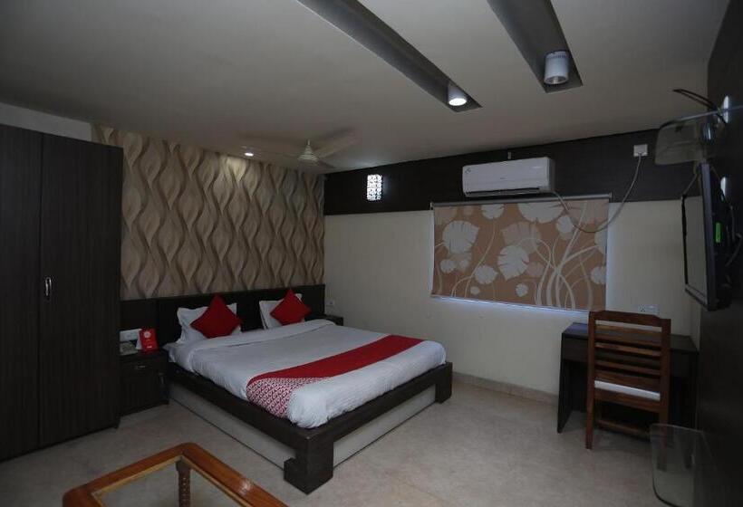 اتاق استاندارد, Crown Plaza By Oyo Rooms