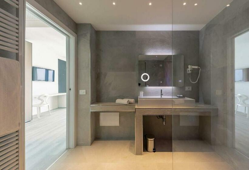 اتاق لوکس با چشم‌انداز دریاچه, La Gardenia & Villa Oleandra