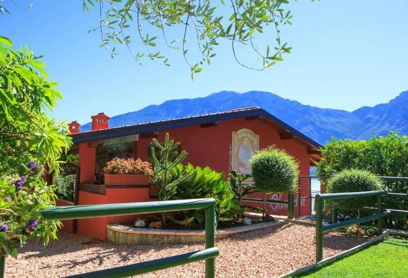 Superior room with lake view, La Gardenia & Villa Oleandra