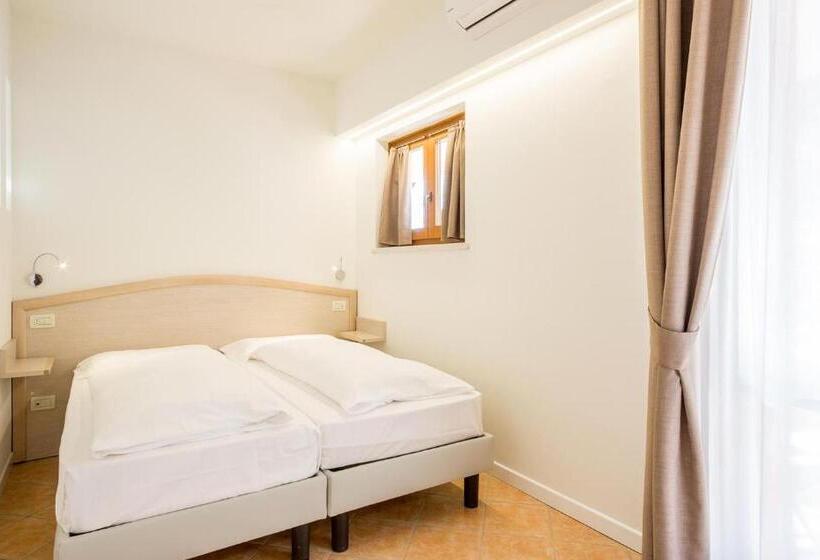 اتاق استاندارد با چشم‌انداز باغ, La Gardenia & Villa Oleandra