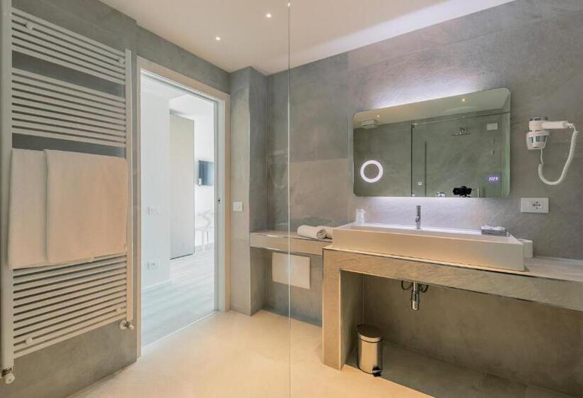 اتاق لوکس با چشم‌انداز دریاچه, La Gardenia & Villa Oleandra