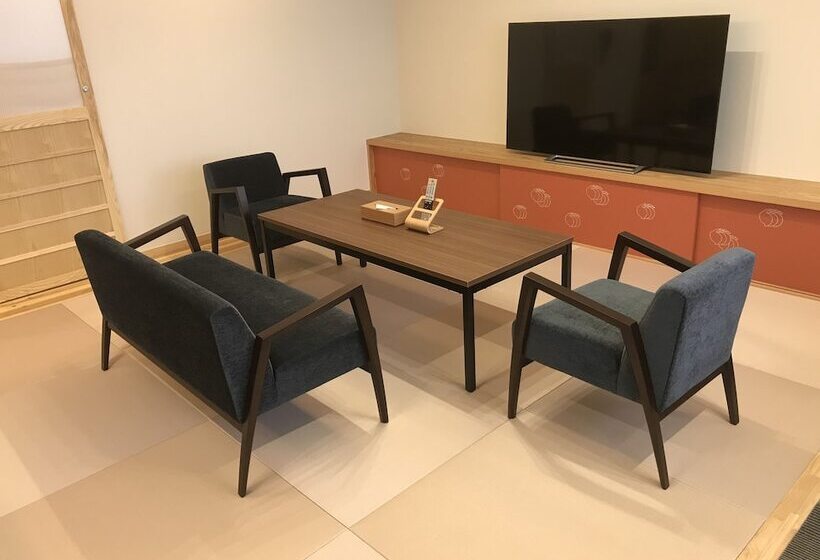اتاق استاندارد چهار تخته, Yururito Osaka
