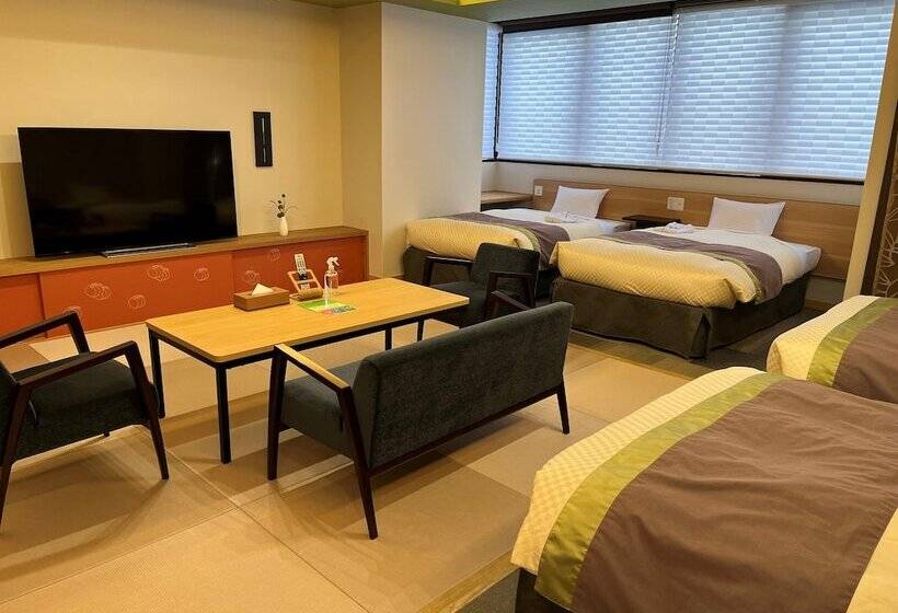 اتاق استاندارد چهار تخته, Yururito Osaka