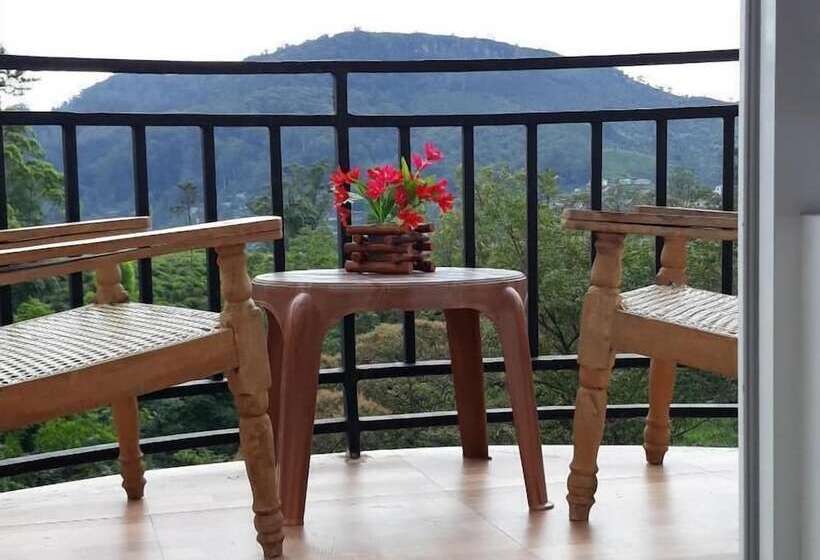 اتاق لوکس با بالکن, Lilly Guest Inn