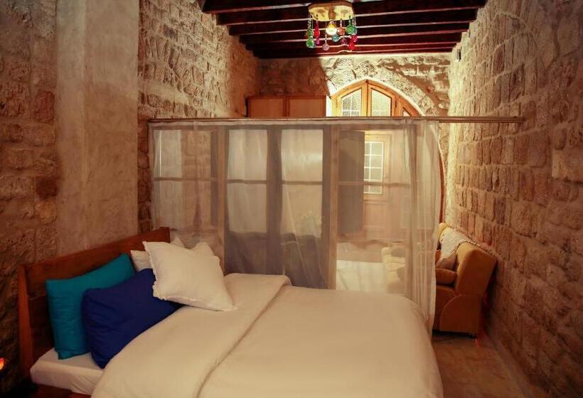 استودیوی لوکس, Tyre Boutique Apartments