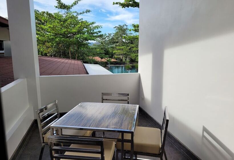 اتاق استاندارد با چشم‌انداز استخر, Fernvale Leisure Club And Resort