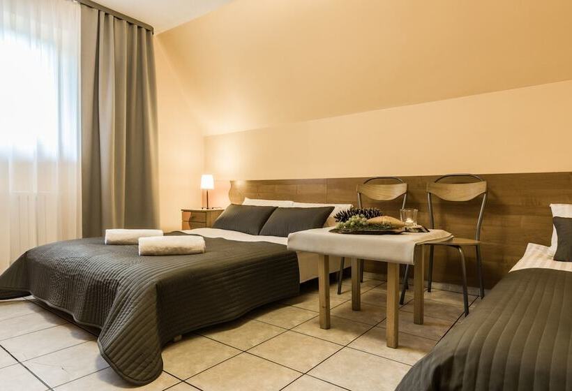 اتاق استاندارد سه نفره, Liberta Inn   Pokoje Gościnne
