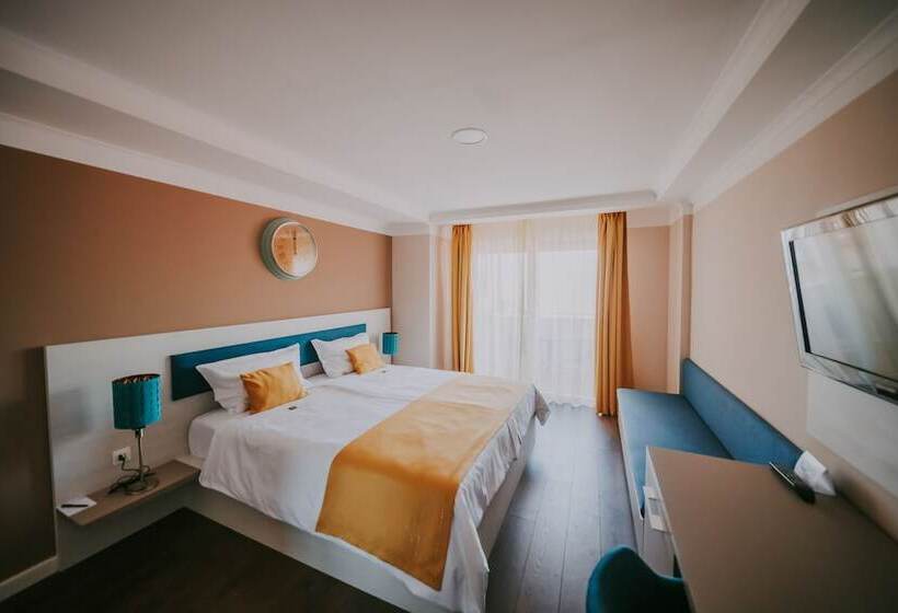 اتاق استاندارد با بالکن و چشم‌انداز دریا, Rooms Nadia