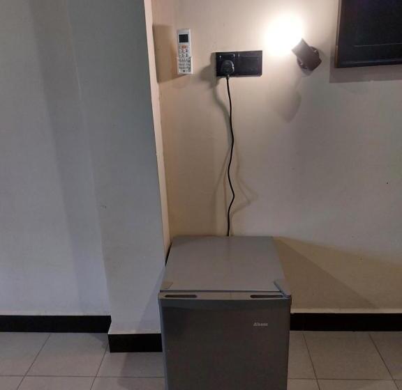 اتاق لوکس, Edwin S Airport Garden
