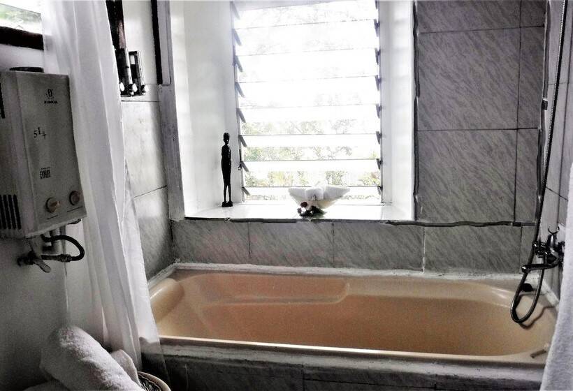 سوئیت خانواده 2 خوابه, Makaira Resort