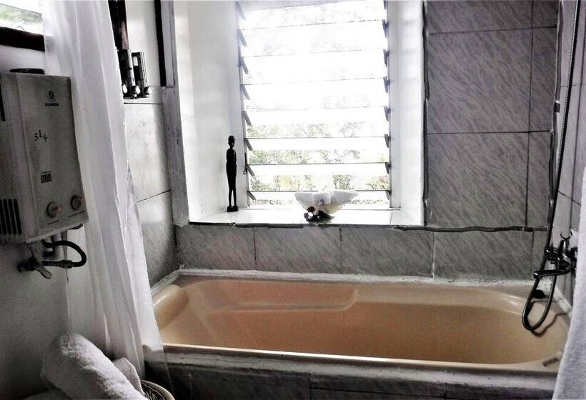 سوئیت خانواده 2 خوابه, Makaira Resort