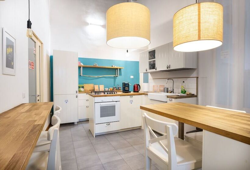 اتاق استاندارد چهار تخته, Napoli Napoli Rooms