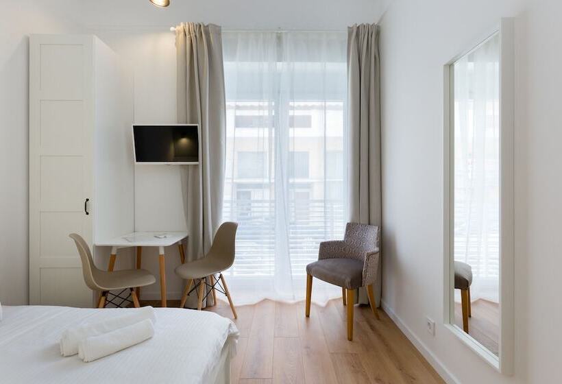 استودیوی استاندارد با تخت دوبل, Dinostratus House