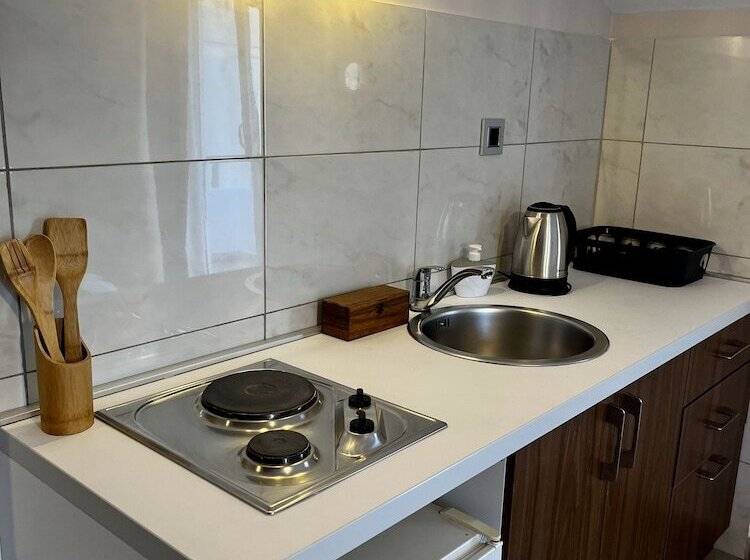 سوییت خانوادگی, Villa Merci Budva