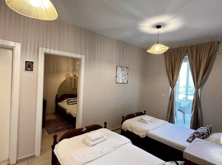 سوییت خانوادگی, Villa Merci Budva