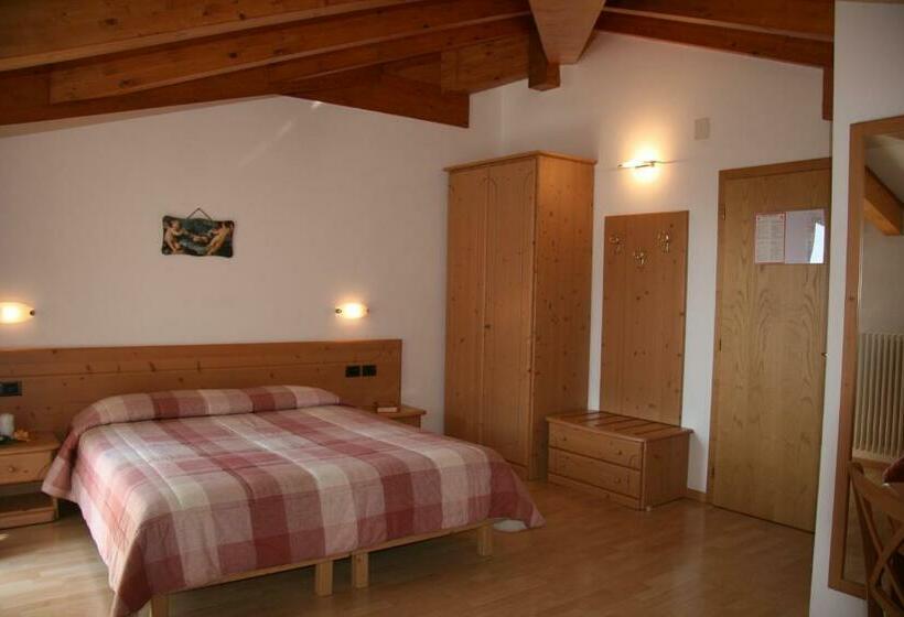اتاق استاندارد سه تخته با بالکن, Dolomiti Hotel Olimpia
