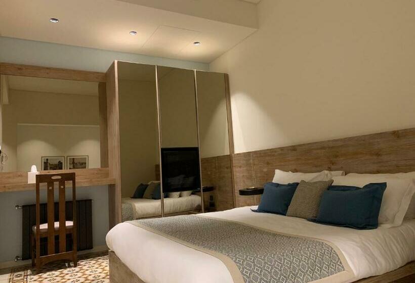 سوییت جونیور, El Boutique