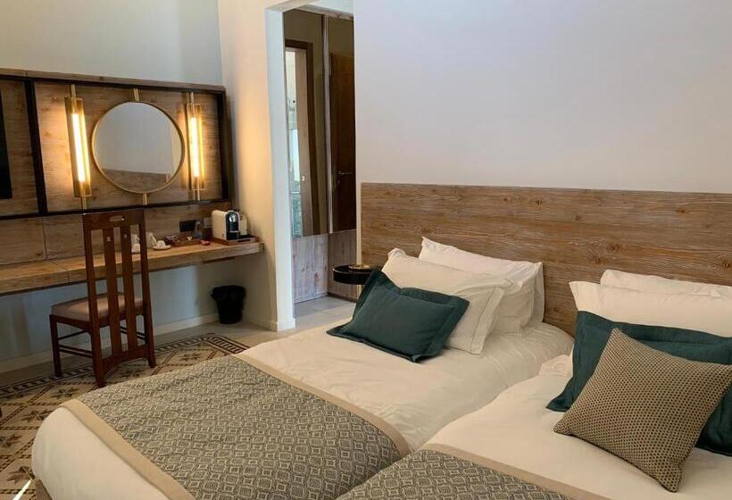 اتاق لوکس با چشم‌انداز دریا, El Boutique