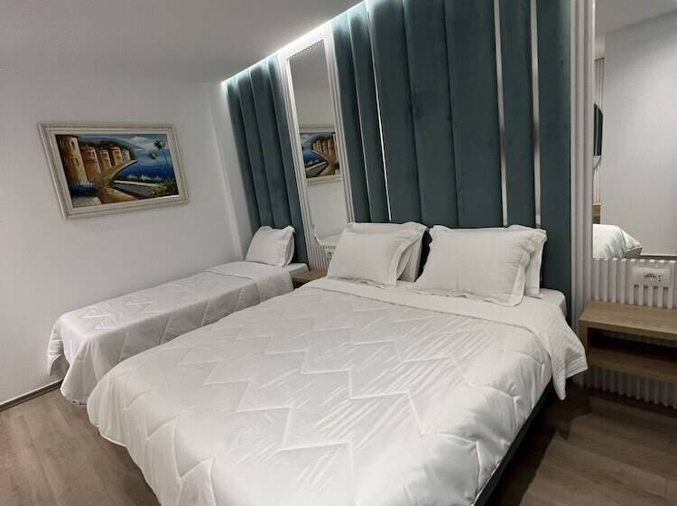 اتاق لوکس سه تخته, Ilio Boutique