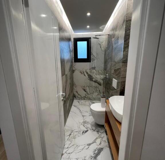 اتاق لوکس سه تخته, Ilio Boutique