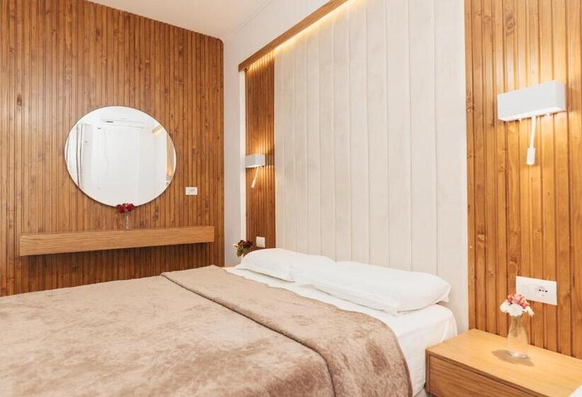 اتاق لوکس سه تخته, Ilio Boutique
