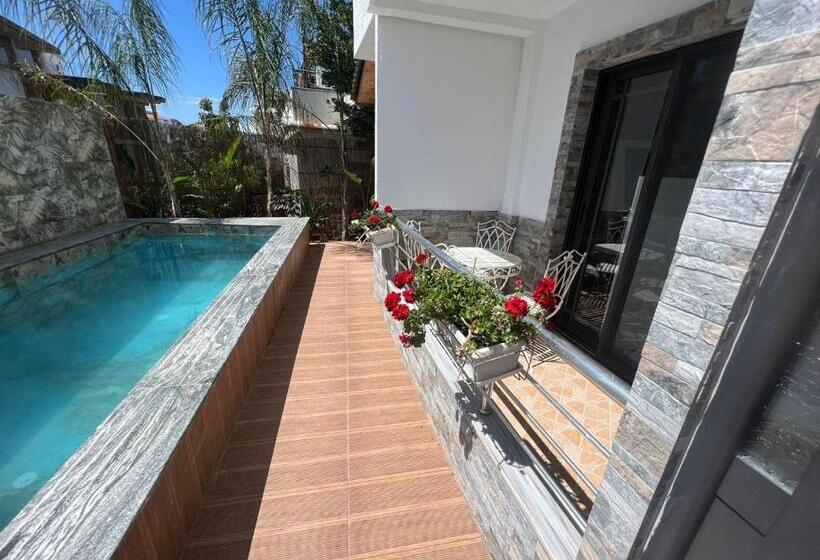 اتاق لوکس خانوادگی, Ilio Boutique