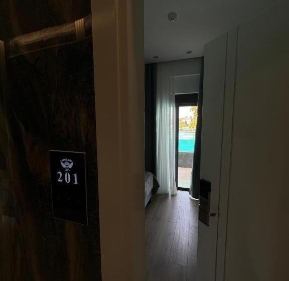 اتاق سوپریور با وان آب گرم, Ilio Boutique