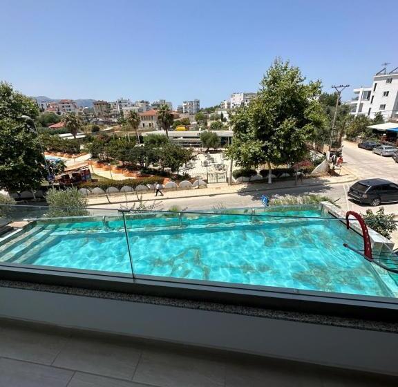 اتاق سوپریور با وان آب گرم, Ilio Boutique
