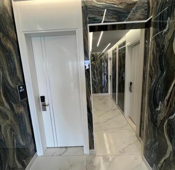 اتاق لوکس خانوادگی, Ilio Boutique
