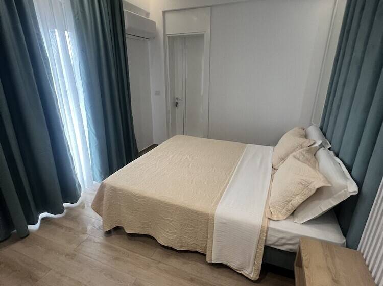 اتاق سوپریور با وان آب گرم, Ilio Boutique