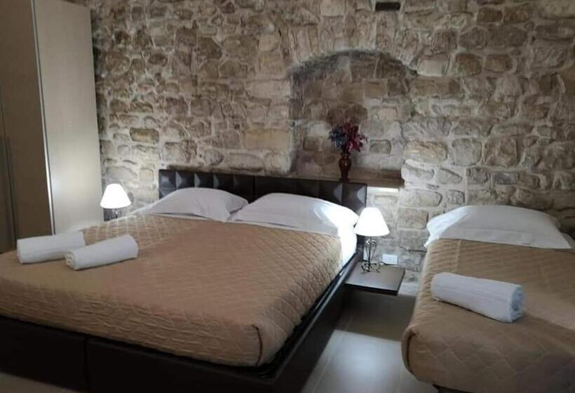 اتاق استاندارد سه نفره, La Corte Di Ibla