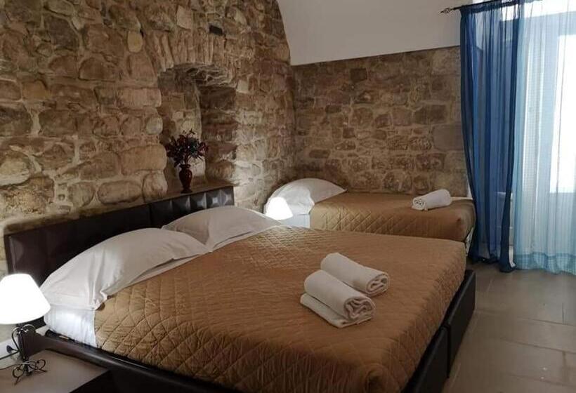 اتاق استاندارد سه نفره, La Corte Di Ibla