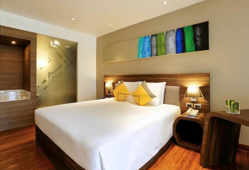 带大床的标准间, Holiday Inn Resort Phuket Karon Beach, An Ihg