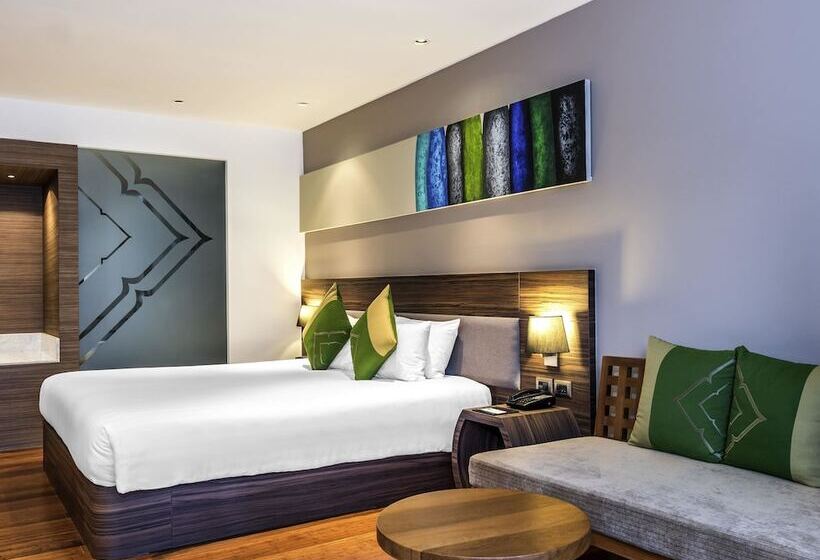 带大床的豪华间, Holiday Inn Resort Phuket Karon Beach, An Ihg